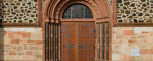 Restaurierung der Außenfassade der Paulskirche, Großauheim