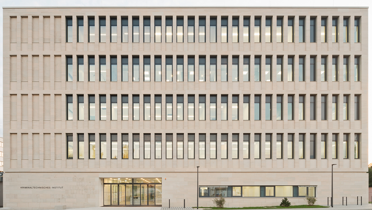 Natural stone facades Forensic Institute Dresden